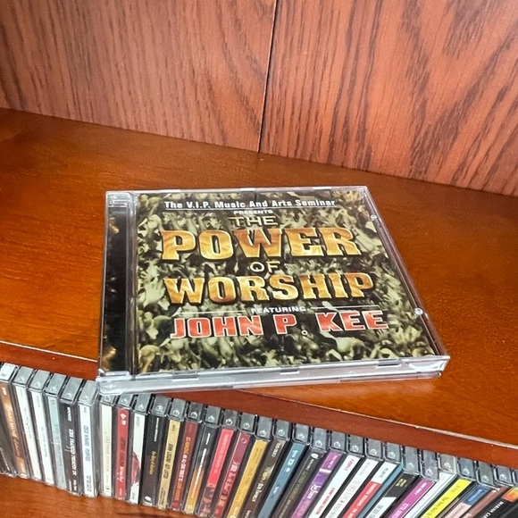 The VIP Music & Arts Seminar PRESENTS THE
POWER OF WORSHIP FEATURING JOHN P KEE - Picture 3 of 7